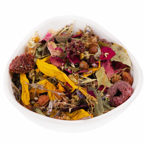 Rose & Berry Garden Blend – mixed rose petals, raspberries and herbs in a bowl